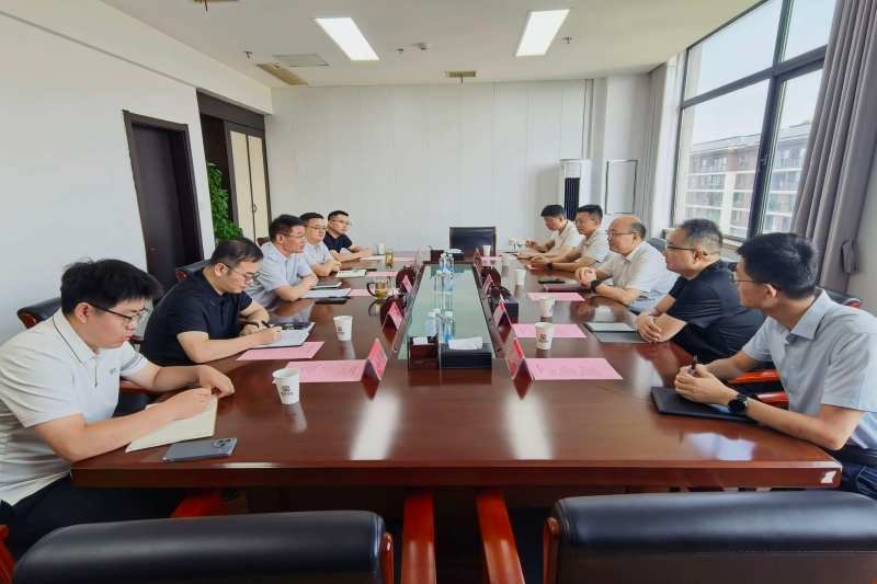 王中群与谢长兵举行工作会谈